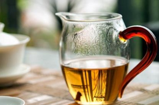 福鼎白茶能長(zhǎng)時(shí)間悶泡嗎，老白茶可以悶著喝嗎？