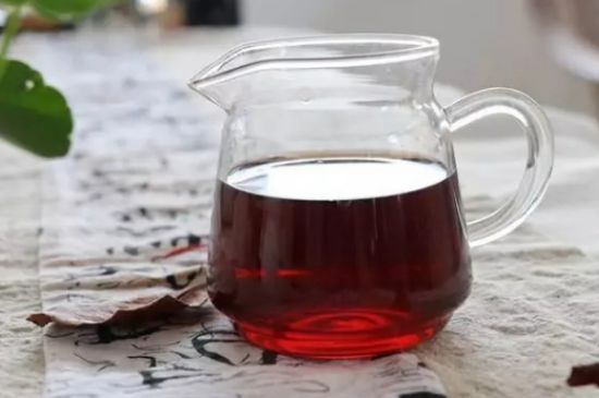 黑茶調(diào)理婦科病，女人喝黑茶好處太多了！