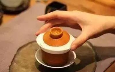 三才蓋碗的正確拿法，三才蓋碗抓碗法圖解