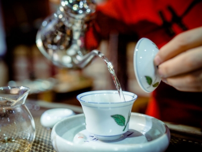 千萬別做兼職茶藝師，女人學(xué)茶藝好嗎？