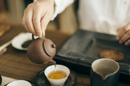 女人喝茶要行扣茶禮嗎，叩茶禮女士能用嗎？