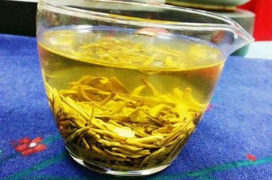 老茶和新茶哪個(gè)好，老茶好喝還是新茶好喝