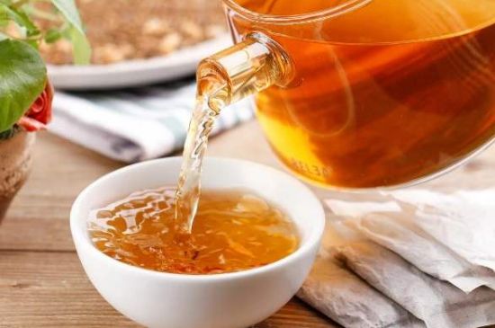 飯店喝的聞起很香的茶，餐館里的蕎麥茶還是大麥茶？