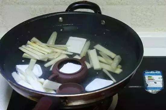 開壺放豆腐是錯誤的，新買的紫砂壺正確開壺建議