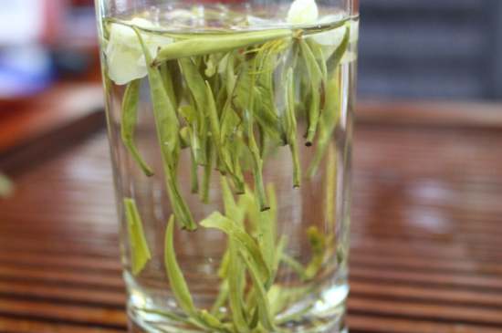 茉莉銀針適合什么人喝，茉莉銀針茶有什么功效