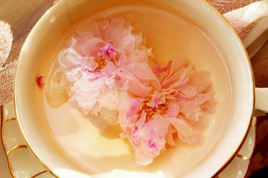 玫瑰花茶的功效與作用，堅持喝一個月玫瑰花茶會怎樣？