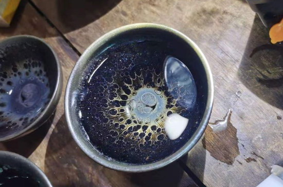 怎么鑒別建盞化學(xué)釉，真假建盞的對(duì)比與辨別