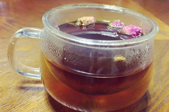 喝玫瑰花茶能祛斑嗎，玫瑰花茶有祛斑的功效嗎？