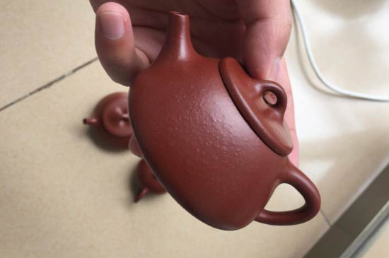 朱泥壺適合泡紅茶嗎，紅茶適合泡紫泥還是朱泥壺