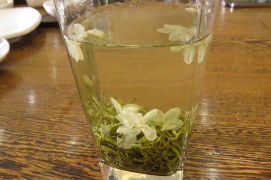 茉莉龍珠可以和什么一起泡茶，茉莉龍珠茶能加蜂蜜嗎？