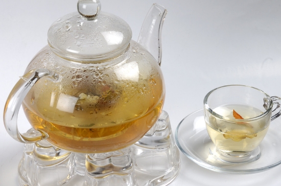 經(jīng)常菊花泡水好嗎，喝菊花茶有什么好處？