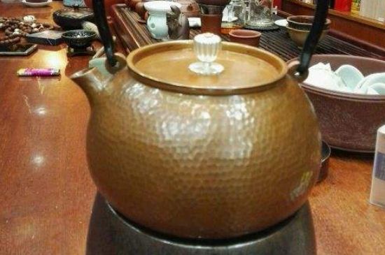 用銅壺?zé)惺裁唇?，銅壺煮水的兩大忌諱和好處