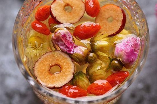 干玫瑰花泡水放幾顆，玫瑰花泡水一次放幾朵？