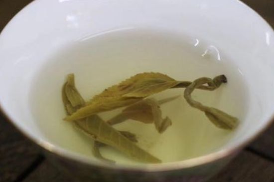 茉莉龍珠泡開(kāi)后為什么都是梗，茉莉龍珠泡開(kāi)后什么樣？