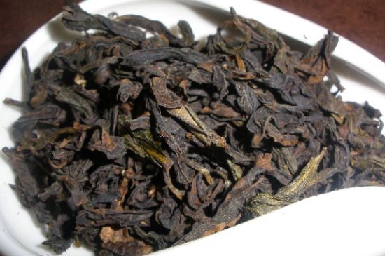 肉桂茶和大紅袍哪個(gè)貴，武夷山肉桂與大紅袍的價(jià)格比較