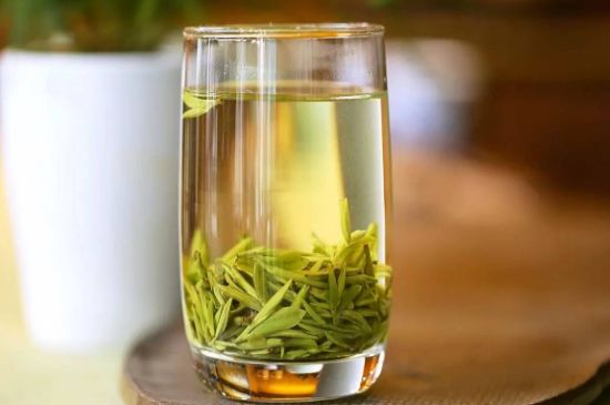 雀舌和竹葉青的區(qū)別，雀舌對(duì)比竹葉青圖片