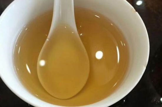 女人喝金駿眉的好處和壞處，女性喝金駿眉可減肥養(yǎng)顏