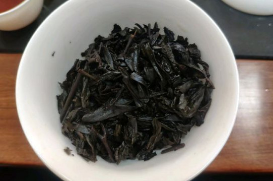 大紅袍煙熏味是好茶嗎，能不能喝對人體有壞處嗎