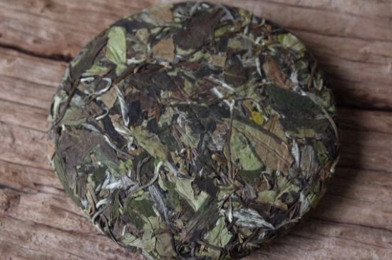 怎么撬老白茶茶餅不容易碎，福鼎白茶如何撬茶方法