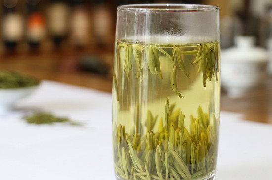 竹葉青茶泡不立起來怎么回事，竹葉青茶怎么泡立起來