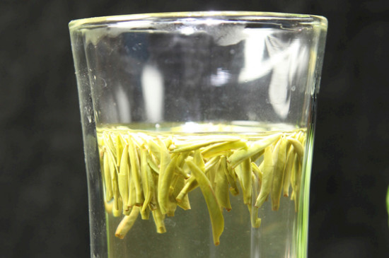 竹葉青茶泡不立起來怎么回事，竹葉青茶怎么泡立起來