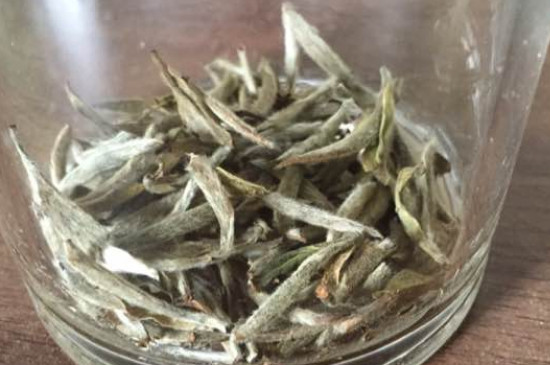 白毫銀針年份越久越好嗎，銀針白毫是否越陳越好