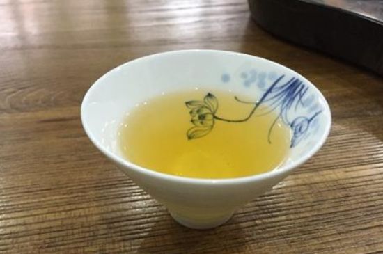 鴨屎香單叢雪片茶的特點(diǎn)，鳳凰雪片茶有什么特點(diǎn)？