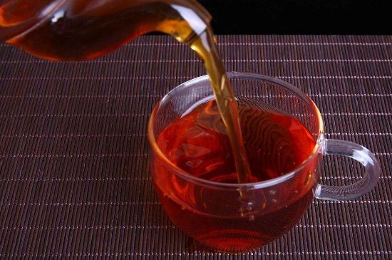 紅茶會(huì)加重濕氣嗎，喝什么茶能去除體內(nèi)濕氣