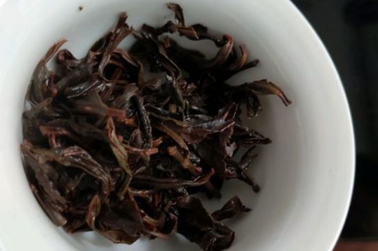 正山小種喝起來苦澀有點(diǎn)酸對嗎，正山小種發(fā)酸有害嗎