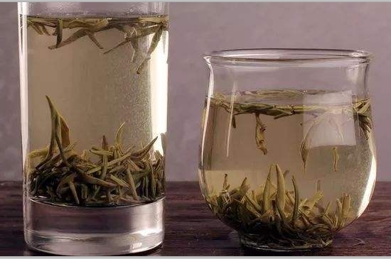 西湖龍井茶毫和發(fā)霉區(qū)別圖片，長(zhǎng)霉的龍井茶葉會(huì)是什么樣？