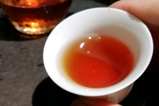 長期喝巖茶會上火嗎？巖茶這樣喝了容易上火！