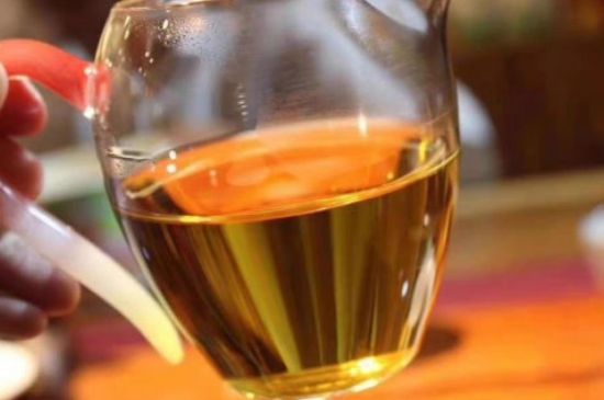 女人晚上喝紅茶好嗎，女人紅茶啥時候喝最好？