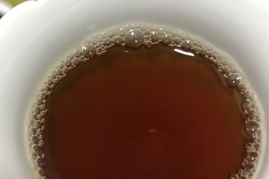 老白茶上火還是去火？夏季喝煮的老白茶會容易上火！