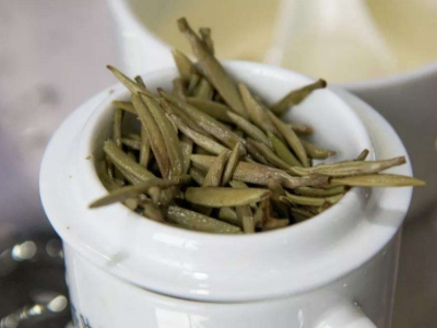 白茶煮好還是泡好喝，老白茶是泡還是煮？