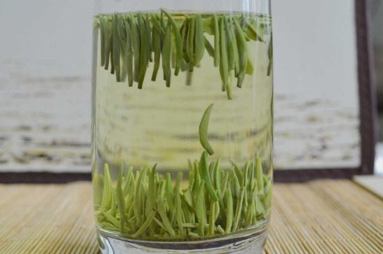 雀舌和竹葉青的區(qū)別，雀舌對(duì)比竹葉青圖片